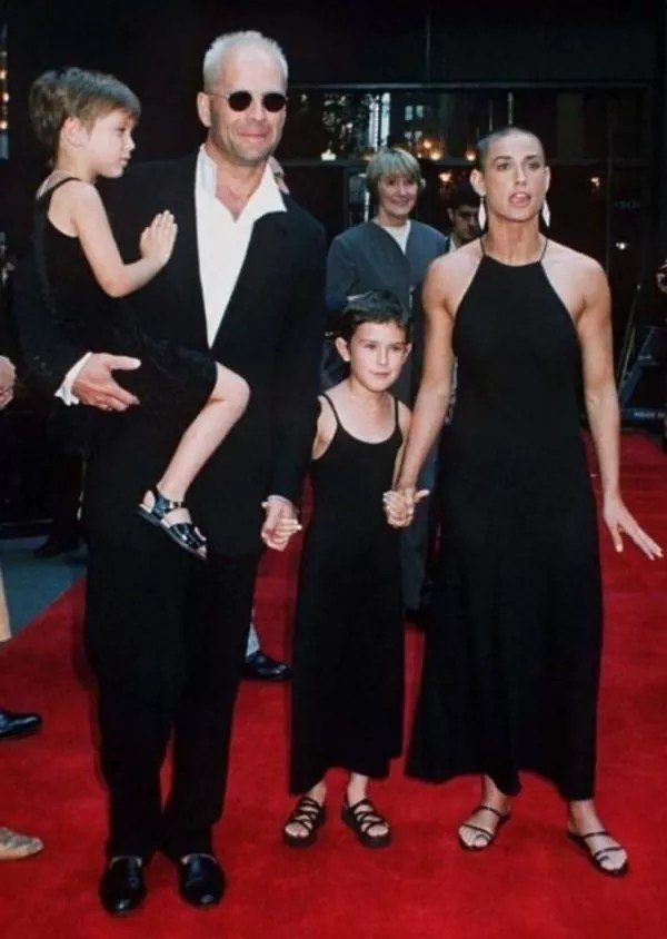 Experience the heartwarming moments of Bruce Willis with his daughter, now shared online! Experience the heartwarming moments of Bruce Willis with his daughter, now shared online!