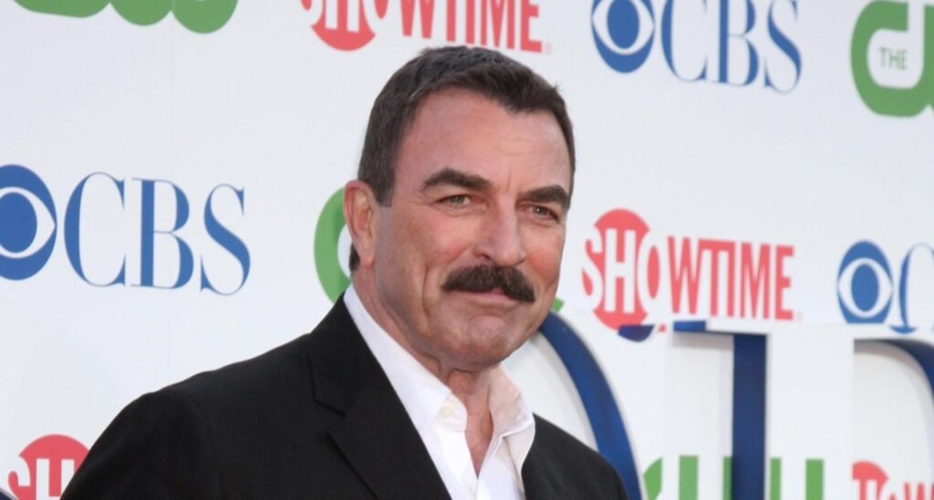The latest pictures of Tom Selleck confirms what many of us suspected… The latest pictures of Tom Selleck confirms what many of us suspected…