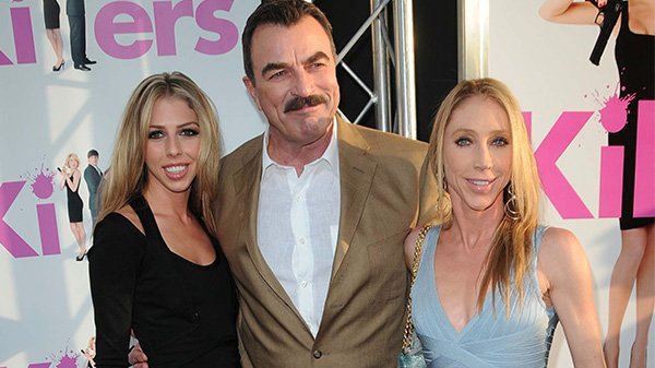 The latest pictures of Tom Selleck confirms what many of us suspected… The latest pictures of Tom Selleck confirms what many of us suspected…